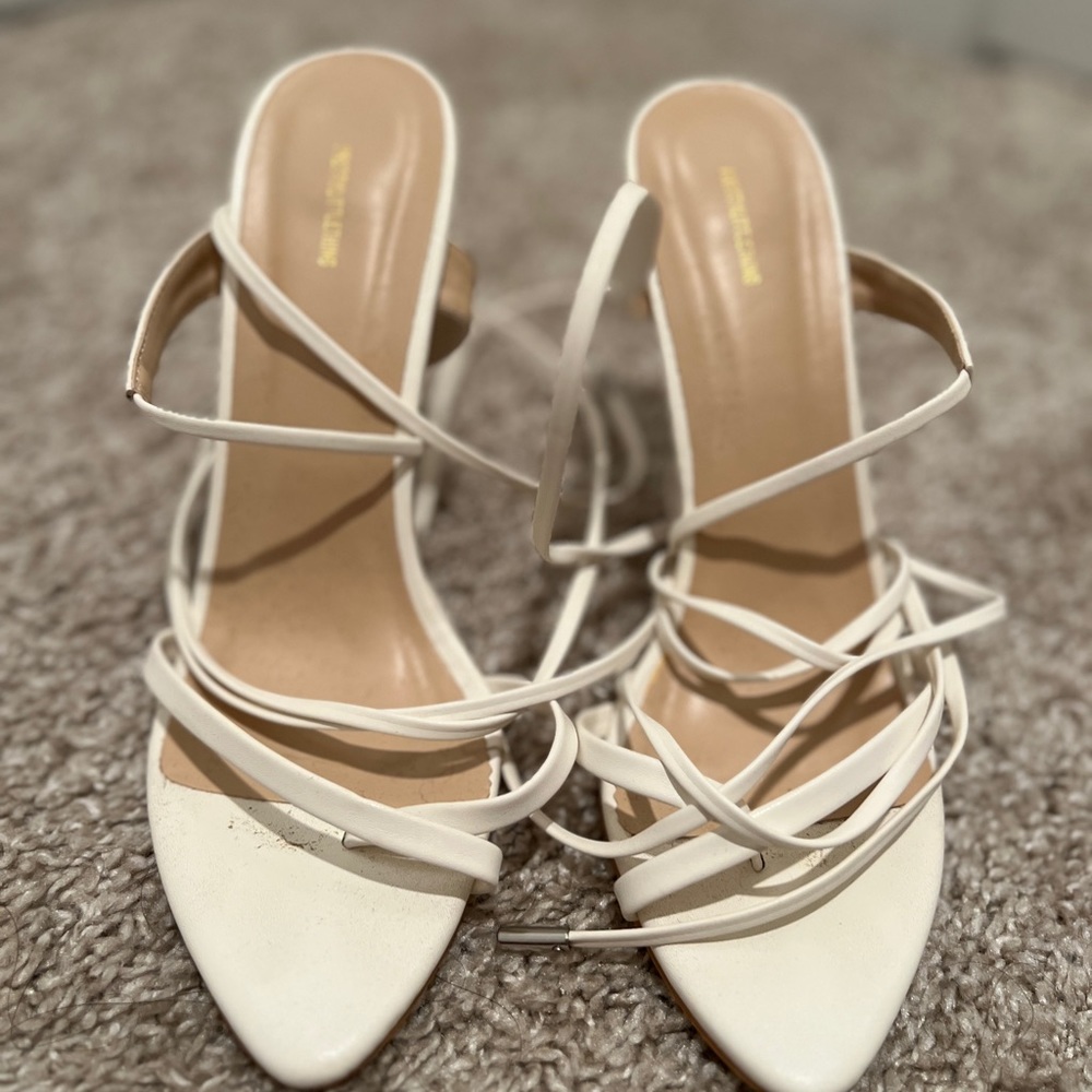 WHITE STRAPPY HEELS. EXCELLENT CONDITION, SIZE 5